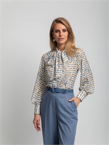 {{productViewItem.photos[photoViewList.activeNavIndex].Alt || productViewItem.photos[photoViewList.activeNavIndex].Description || 'Блузка принт'}}