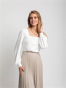 {{productViewItem.photos[photoViewList.activeNavIndex].Alt || productViewItem.photos[photoViewList.activeNavIndex].Description || 'Блуза однотонная'}}